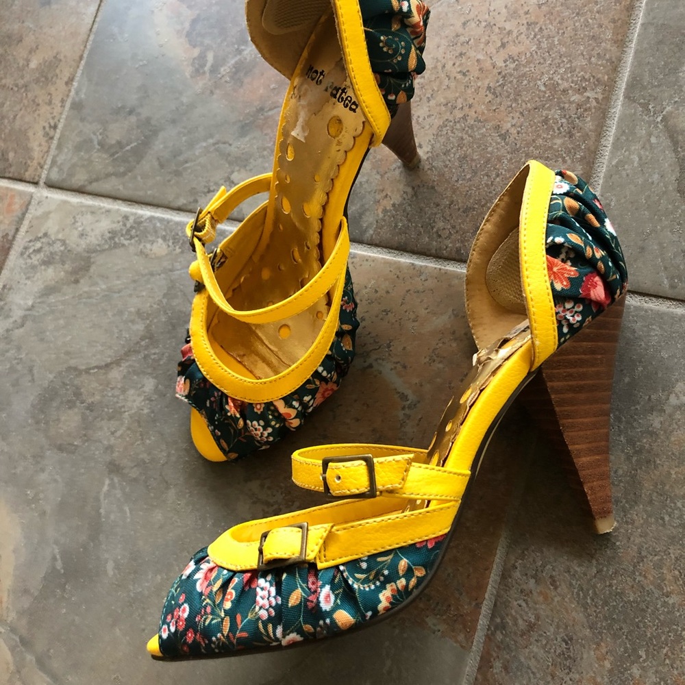 Not Rated kitten heels